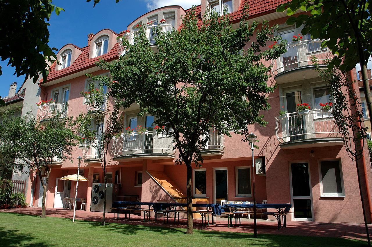 Bella Hotel Seghedin Exterior foto