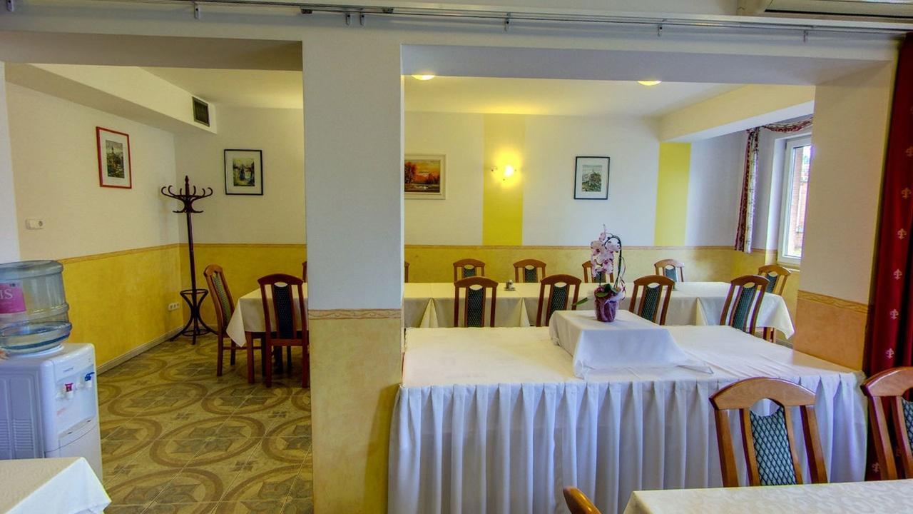 Bella Hotel Seghedin Exterior foto