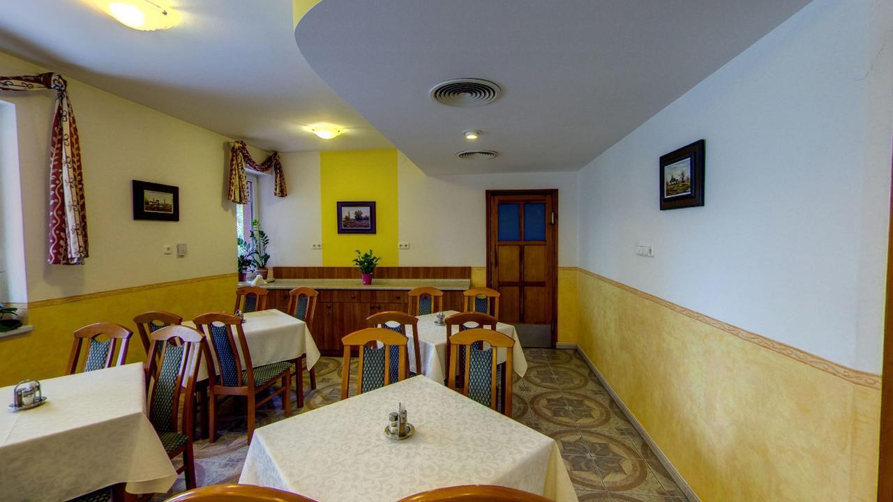 Bella Hotel Seghedin Exterior foto